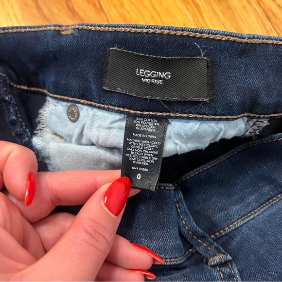 Express Mid Rise Legging Jean - Picture 7 of 9